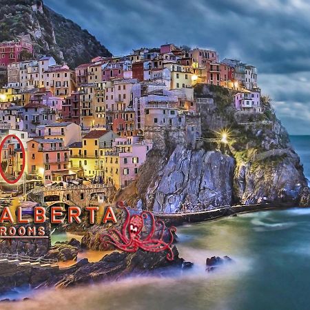 Alberta Rooms Manarola Exteriér fotografie