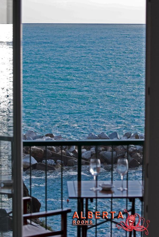 Alberta Rooms Manarola Exteriér fotografie